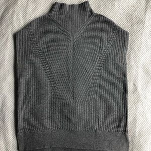 Banana Republic sleeveless sweater top!
